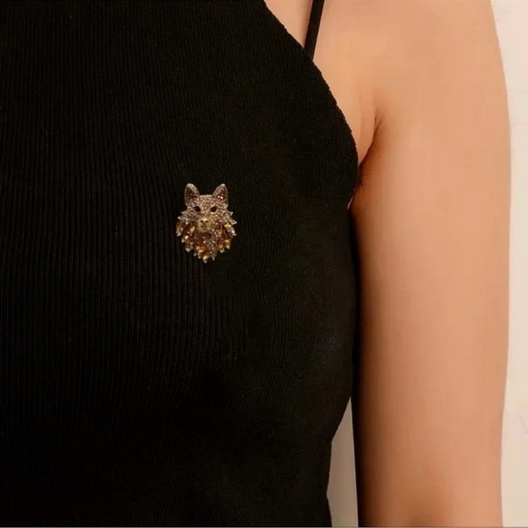 Betsey Johnson Wolf Crystal Blue Crystal Brooch - Picture 7 of 8